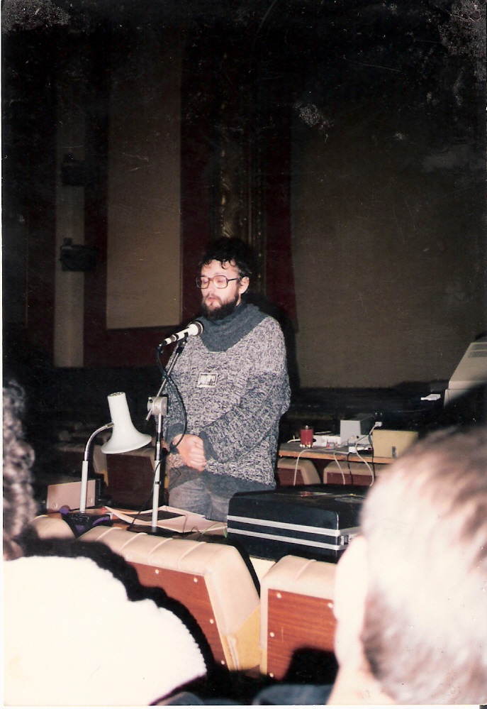 Ózdi Ufó kongresszuson Egon Niczky előadása 1993.XI.19.